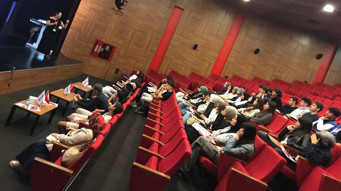 ÜNİVERSİTE GEZİLERİNE ALTINBAŞ ÜNİVERSİTESİ'YLE BAŞLADIK